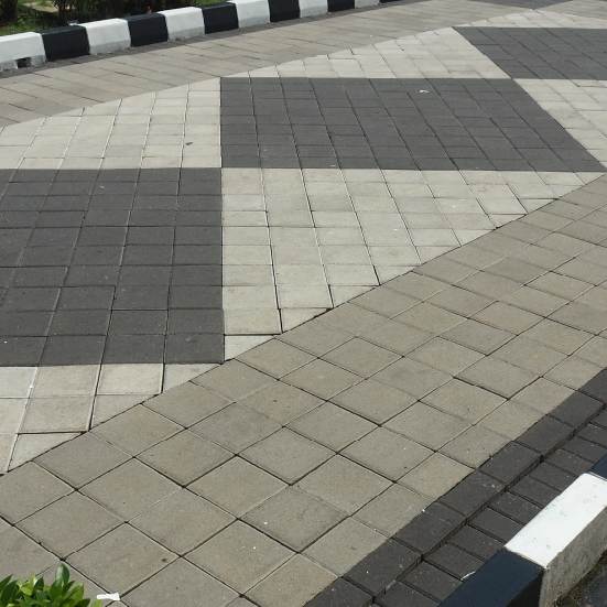 Cobblestone Paving Block: Pesona dan Performa untuk Lanskap Anda