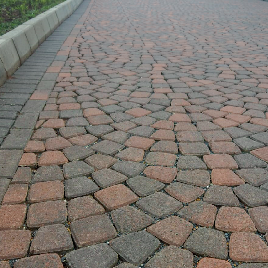 Classico: Desain Artistik Paving Block Kipas & Melingkar