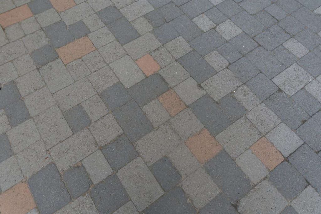 beberapa paving block dengan ukuran berbeda